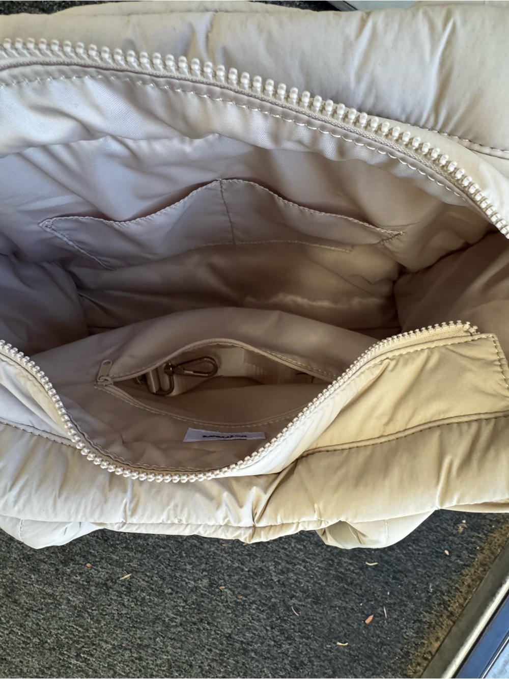 Ty Quilted Tote in Pebble Neutral - Picture 4 of 5
